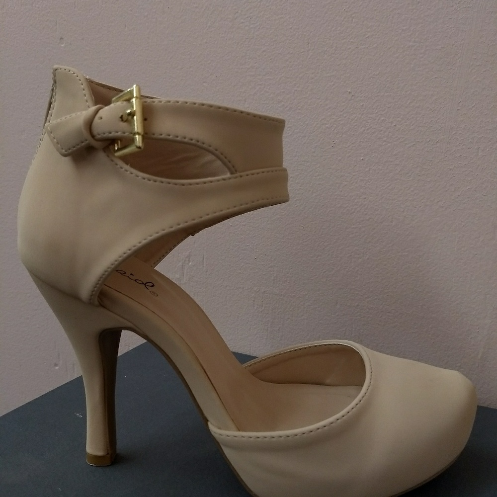 Shoes - Picture 2 of 2